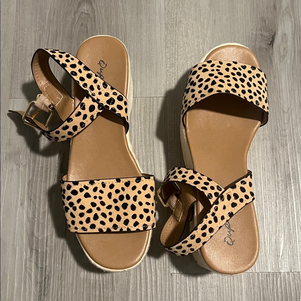 Leopard Print Sandals with Buckle